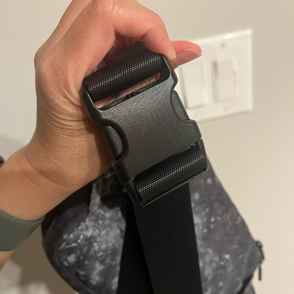 Lululemon Belt Bag - Picture 5 of 10
